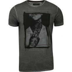 Grafitowy T-Shirt (koszulka) - Brave Soul - Tattoo, Tatuaż TSBRSSS18GENESTdkcharcoal. Szare koszulki męskie Brave Soul, z nadrukiem, z tkaniny, casualowe, bez kołnierzyka, bez rękawów. Za 59,00 zł.