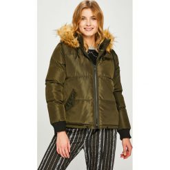 Answear - Kurtka. Kurtki damskie ANSWEAR, s, bez wzorów, z elastanu, krótkie. W wyprzedaży za 69,90 zł.