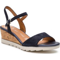 Sandały MARCO TOZZI - 2-28724-22 Navy Metallic 824. Niebieskie klapki damskie Marco Tozzi, bez wzorów, z zamszu, bez obcasa, na obcasie. Za 249,90 zł.