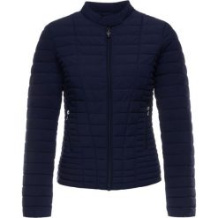 Kurtka puchowa Guess W94L0S W6NW0. Niebieskie kurtki damskie Guess, s, z aplikacjami, z elastanu, bez kaptura. W wyprzedaży za 449,00 zł.