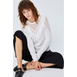 Medicine - Sweter Secret Garden. Szare swetry klasyczne damskie MEDICINE, l, z bawełny, z okrągłym kołnierzem. W wyprzedaży za 59,90 zł.