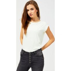 Bluzka basic. Zielone bluzki damskie Moodo, s, bez wzorów, bez kołnierzyka, bez rękawów. Za 9,99 zł.