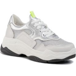 Sneakersy S.OLIVER - 5-23635-33 White Comb. 110. Białe półbuty damskie S.Oliver, ze skóry ekologicznej. W wyprzedaży za 199,00 zł.
