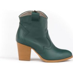 Kowbojki na obcasie - skóra naturalna - model 471 - kolor zielony. Zielone botki damskie Zapato, ze skóry, bez obcasa, na obcasie, bez zapięcia. W wyprzedaży za 319,20 zł.