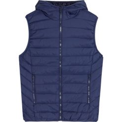 Pikowana kamizelka z kapturem. Kamizelki damskie Pull&Bear. Za 79,90 zł.