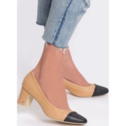 Camelowe Czółenka Flaxseeds. Brązowe czółenka damskie Renee, na imprezę, bez wzorów, bez obcasa, na słupku. Za 89,99 zł.