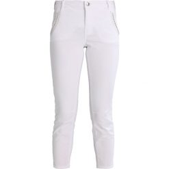 Mos Mosh ETTA 7/8 PANT Jeansy Slim Fit white. Białe jeansy damskie relaxed fit marki Mos Mosh, z bawełny. Za 519,00 zł.