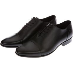 Buty Czarne Dolfor. Czarne buty wizytowe męskie LANCERTO, ze skóry, na sznurówki. Za 599,90 zł.
