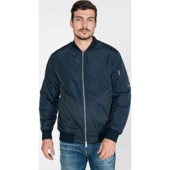 Armani Exchange Kurtka Niebieski. Niebieskie płaszcze męskie Armani Exchange, l, bez wzorów, z poliesteru. Za 1200,95 zł.