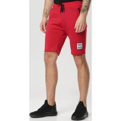 Czerwone Szorty Laguriel. Czerwone spodenki i szorty męskie Born2be, xl, bez wzorów. W wyprzedaży za 59,99 zł.