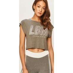 LaBellaMafia - T-shirt. Szare bluzki damskie LABELLAMAFIA, m, z nadrukiem, z elastanu, casualowe, z okrągłym kołnierzem. W wyprzedaży za 59,90 zł.
