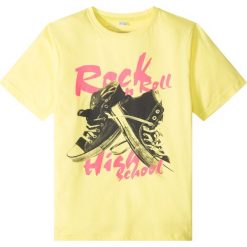 Shirt z nadrukiem bonprix żółty. Żółte t-shirty chłopięce bonprix, z nadrukiem, z okrągłym kołnierzem, bez rękawów. Za 16,99 zł.