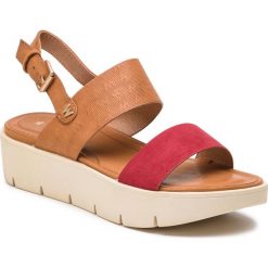 Sandały WRANGLER - Punch Kaori WL91642A Red 087. Czerwone klapki damskie Wrangler, bez wzorów, ze skóry ekologicznej, bez obcasa. W wyprzedaży za 199,00 zł.