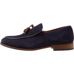 Shoe The Bear LUC Półbuty wsuwane navy. Niebieskie półbuty męskie marki Shoe The Bear, ze skóry. Za 589,00 zł.