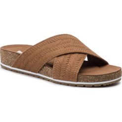Klapki TIMBERLAND - Malibu Waves Cross Slide TB0A1U13F13 Rust Embossed Suede. Pomarańczowe klapki damskie Timberland, bez wzorów, ze skóry, bez obcasa. W wyprzedaży za 239,00 zł.