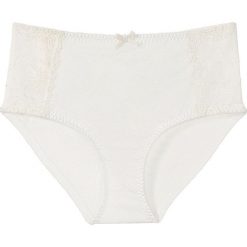 Figi wyszczuplające bonprix szampan. Białe bielizna damska wyszczuplająca marki bonprix, z żakardem. Za 27,99 zł.