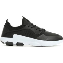 Czarne Buty Sportowe The Flood. Czarne buty sportowe męskie marki Born2be, z materiału, na sznurówki. Za 99,99 zł.