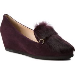 Półbuty HÖGL - 6-104222 Darkplum 8100. Fioletowe półbuty damskie HÖGL, bez wzorów, ze skóry, bez obcasa, na koturnie, bez zapięcia. W wyprzedaży za 369,00 zł.