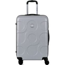 Walizka w kolorze srebrnym - 71 l. Szare walizki Pierre Cardin, bez wzorów, z materiału. W wyprzedaży za 209,95 zł.
