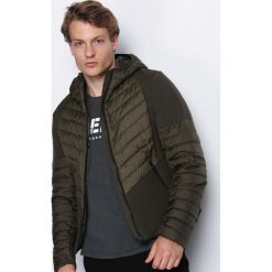 Ciemnozielona Kurtka Little Closer. Czarne kurtki męskie Born2be, m, bez wzorów. Za 69,99 zł.