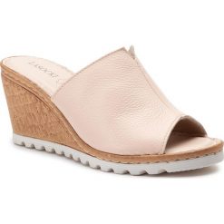 Klapki LASOCKI - H688 Pink. Różowe klapki damskie Lasocki, bez wzorów, ze skóry, bez obcasa, na obcasie. Za 139,99 zł.