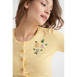 Sweter na guziki. Różowe bez kategorii Orsay, xs. Za 99,99 zł.