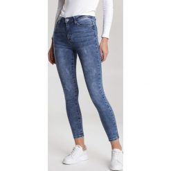 Niebieskie Jeansy Skinny Guinelei. Niebieskie jeansy damskie Renee. Za 109,99 zł.