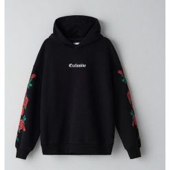 Bluza z kwiatowym motywem - Czarny. Czarne bluzy damskie Cropp, s, bez wzorów, bez rękawów, bez kaptura. Za 89,99 zł.