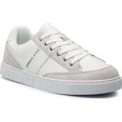 Sneakersy VERSACE JEANS - E0YTBSF3 70744 003. Białe sneakersy męskie Versace Jeans, na co dzień, bez wzorów, z jeansu, klasyczne, bez zapięcia. Za 619,00 zł.