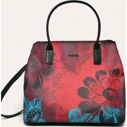 Desigual - Torebka. Czerwone torebki klasyczne damskie Desigual, w paski, ze skóry ekologicznej, casualowe, na ramię, duże, bez dodatków. Za 349,90 zł.