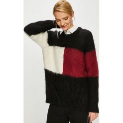 Tommy Hilfiger - Sweter. Czarne swetry damskie TOMMY HILFIGER, s, bez wzorów, z wełny, z krótkim rękawem, krótkie, bez kaptura. W wyprzedaży za 579,90 zł.