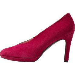 Brenda Zaro KASER Szpilki lipstick. Czerwone szpilki Brenda Zaro, z materiału. Za 419,00 zł.