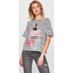 Desigual - Top. Białe topy damskie marki Desigual, s, z bawełny, z okrągłym kołnierzem. Za 229,90 zł.