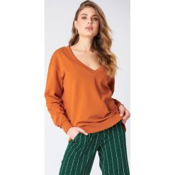 Swetry oversize damskie: NA-KD Basic Sweter basic z dekoltem V – Orange,Copper