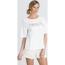 T-SHIRT TWINSET U&B. Białe t-shirty damskie Twinset U&B, s, z nadrukiem, z elastanu, z okrągłym kołnierzem. Za 160,00 zł.