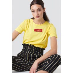 NA-KD T-shirt NA-KD Logo - Yellow. Żółte t-shirty damskie marki NA-KD, z klasycznym kołnierzykiem. W wyprzedaży za 42,67 zł.