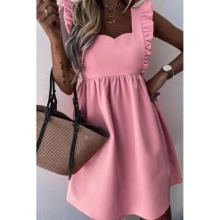 Sukienka ESELA PINK. Różowe sukienki damskie IVET, na co dzień, na lato, bez wzorów, bez kołnierzyka, z krótkim rękawem, krótkie, mini. W wyprzedaży za 69,00 zł.