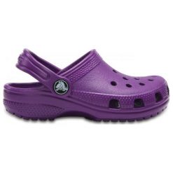 Crocs Buty Classic Clog Kids Amethyst 24.5 Fioletowe. Fioletowe buciki niemowlęce marki Crocs, na lato, z materiału. W wyprzedaży za 119,00 zł.