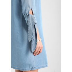 Sukienki hiszpanki: one more story Sukienka jeansowa light washed