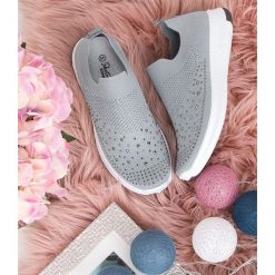Buty sportowe damskie Skotnicki T-3-0558 Szare. Szare buty sportowe damskie SKOTNICKI, bez wzorów, z tkaniny, sportowe. Za 69,00 zł.