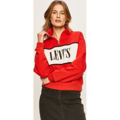Levi's - Bluza. Czerwone bluzy damskie Levi's®, s, z nadrukiem, z bawełny, z krótkim rękawem, krótkie, bez kaptura. Za 319,90 zł.