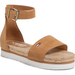 Espadryle TOMMY JEANS - Natural Rope Sandal EN0EN00914 Dusty Bronze GQE. Pomarańczowe espadryle damskie Tommy Jeans, bez wzorów, z jeansu, bez obcasa. Za 399,00 zł.