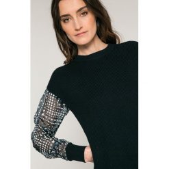 Tommy Hilfiger - Sweter Reese. Niebieskie swetry klasyczne damskie marki TOMMY HILFIGER, l, z bawełny. W wyprzedaży za 329,90 zł.