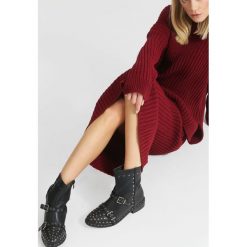 Czarne Botki Beyond Stars. Czarne botki damskie na obcasie vices, z materiału, na zamek. Za 119,99 zł.