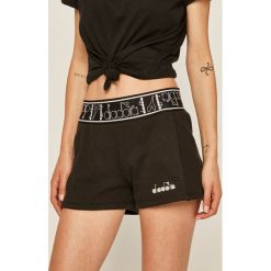 Diadora - Szorty. Czarne spodenki sportowe damskie Diadora, s, z nadrukiem, z bawełny, sportowe, z podwyższonym stanem. Za 129,90 zł.