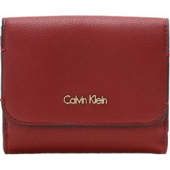 Portfele damskie: Calvin Klein METROPOLITAN MEDIUM Portfel red