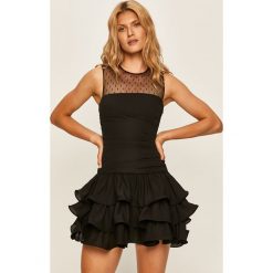 Red Valentino - Sukienka. Czarne sukienki damskie Red Valentino, bez wzorów, z poliesteru, z okrągłym kołnierzem, bez rękawów, mini, dopasowane. Za 2999,00 zł.