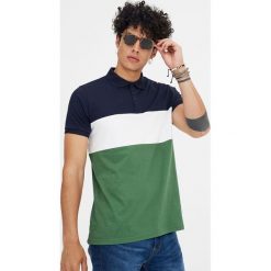 Koszulka polo z krótkim rękawem i panelami. Czarne koszulki polo marki Pull&Bear, m. Za 59,90 zł.