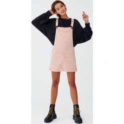 Kolorowy sweter z dzianiny z długim włosem. Swetry damskie Pull&Bear, bez wzorów, z dzianiny, z długim rękawem, długie, bez kaptura. Za 89,90 zł.