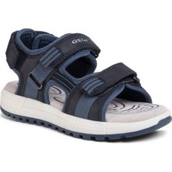 Sandały GEOX - J S.Alben B. D J02AVD 0FE15 C0700 S Navy/Avio. Niebieskie sandały chłopięce Geox, ze skóry ekologicznej, bez zapięcia. Za 259,00 zł.